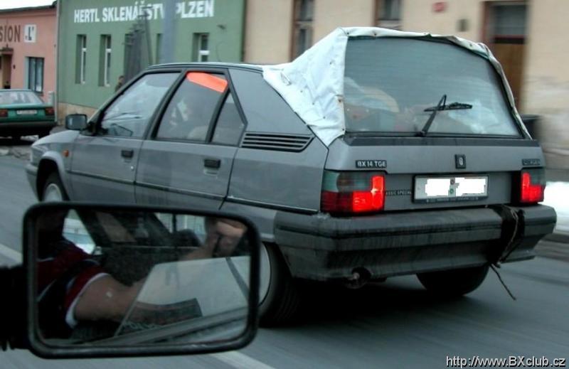 Tohohle BX plachtaka jsem vyfotil v unoru 2005 pri ceste z prace. Ridil to takovej strasne fajn vousatej chlapik. SPZ jsem radeji vymazal, nebot to neni moje auto.