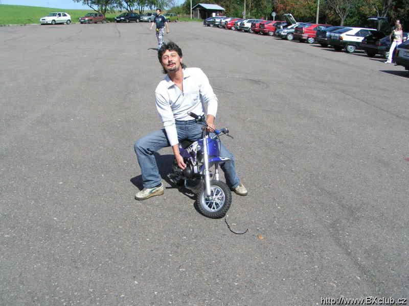 Robert na motorce